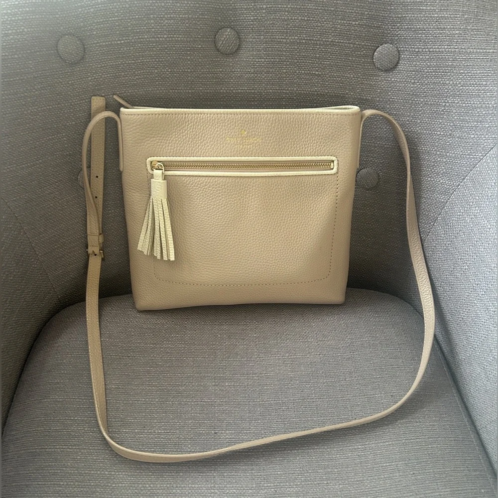 Kate Spade Cream / Blush Pink Crossbody Bag in Pebbled Leather HOST PICK